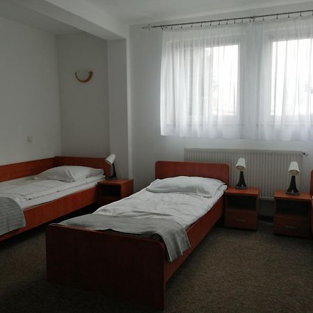 Hotel Dabrowiak Dąbrowa Górnicza Exteriör bild